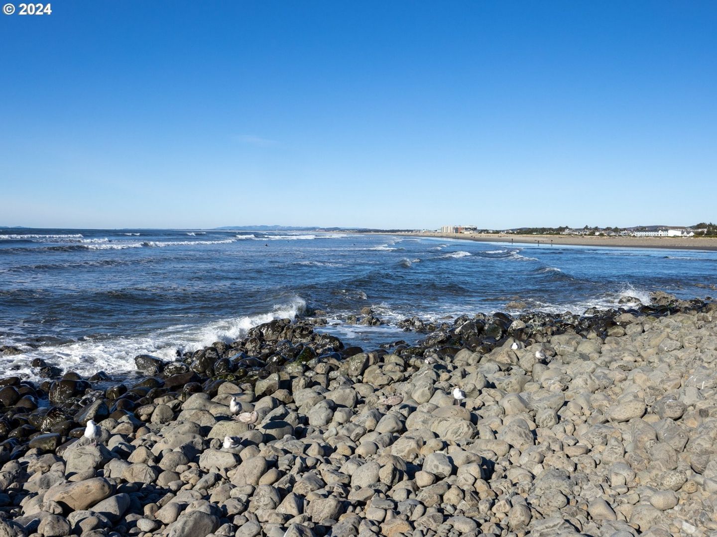 Seaside Apartment: 849 1st Ave