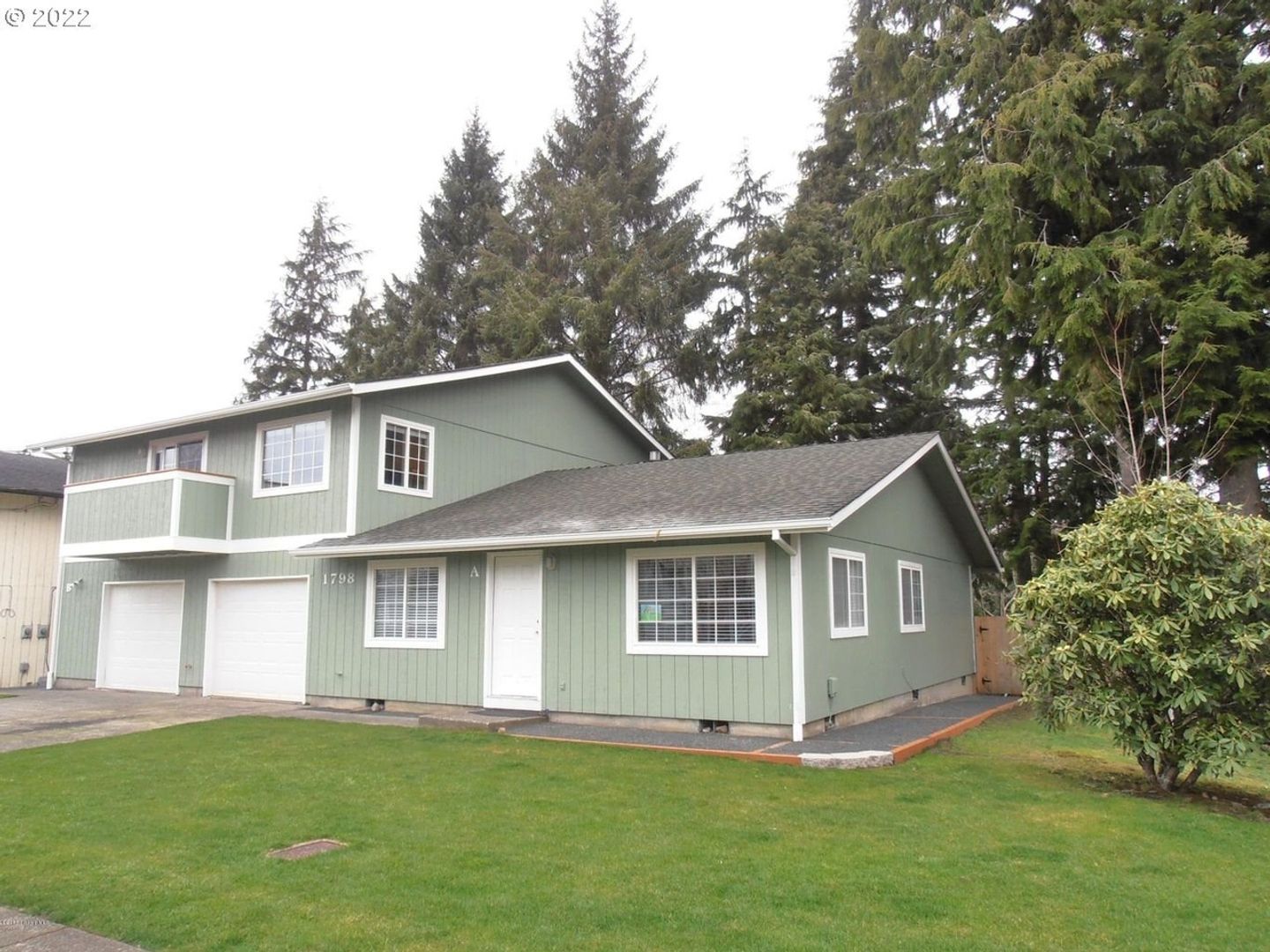 Seaside House: 1798 Spruce Drive, Unit A