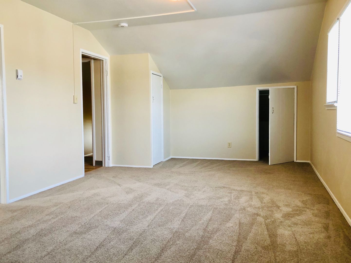 Seaside Apartment: 400 N. Holladay Dr.