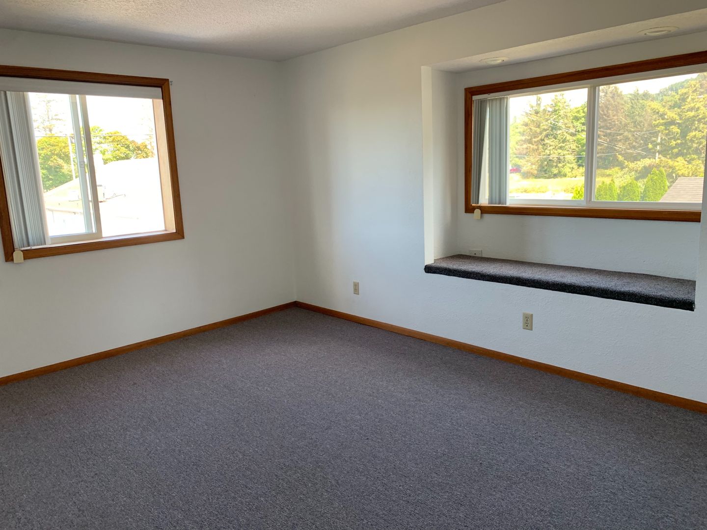 Seaside House: 1285 Ave A