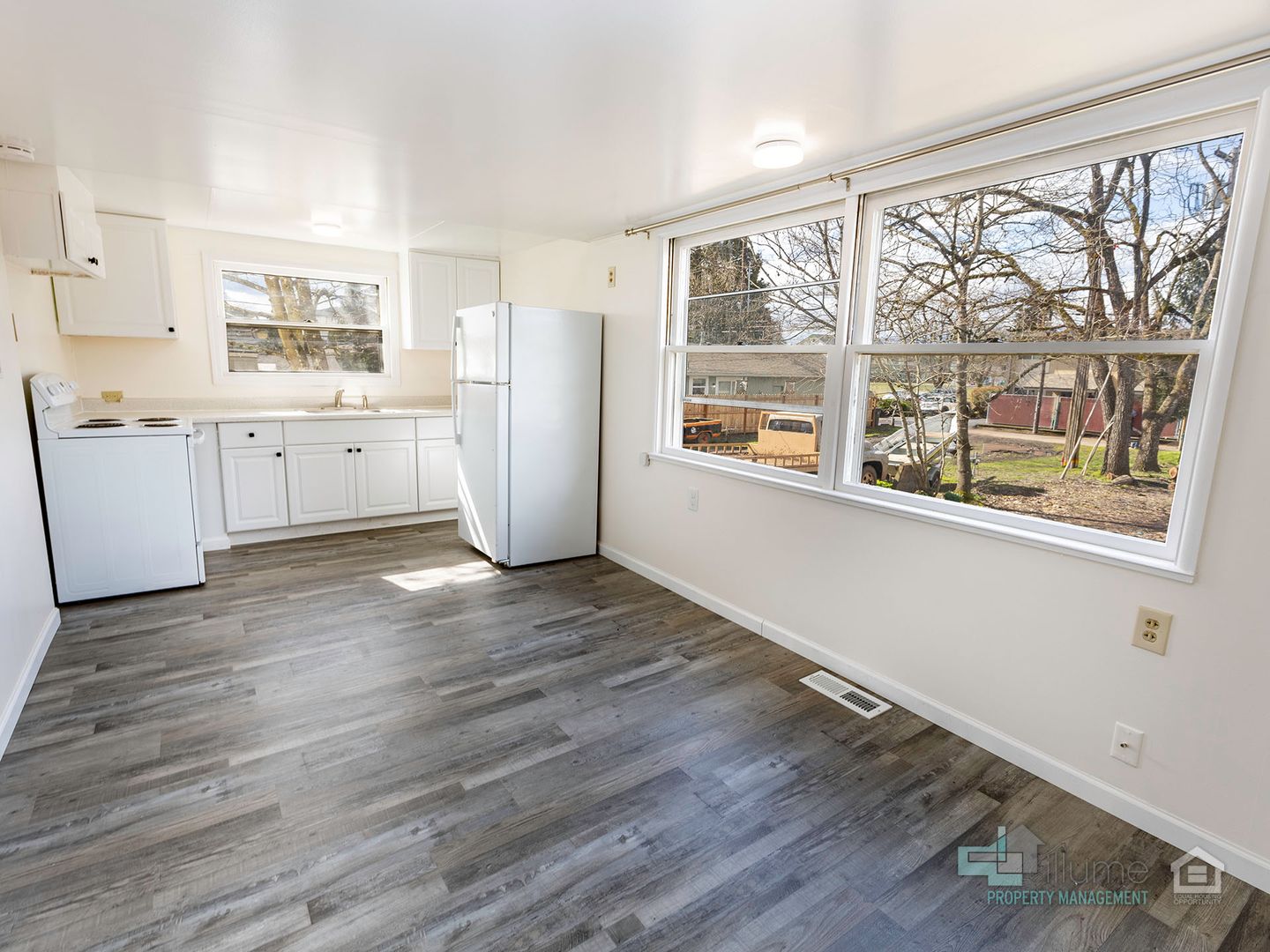 Salem Apartment: 365 16th St SE