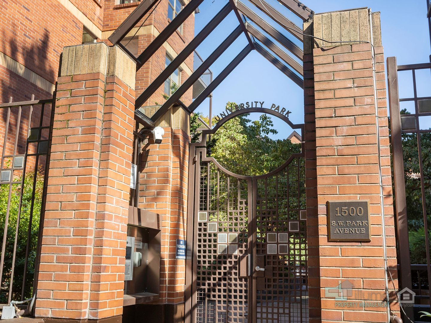 University Park 2 Bd/2 Bth w/parking- water/sewer/trash included!