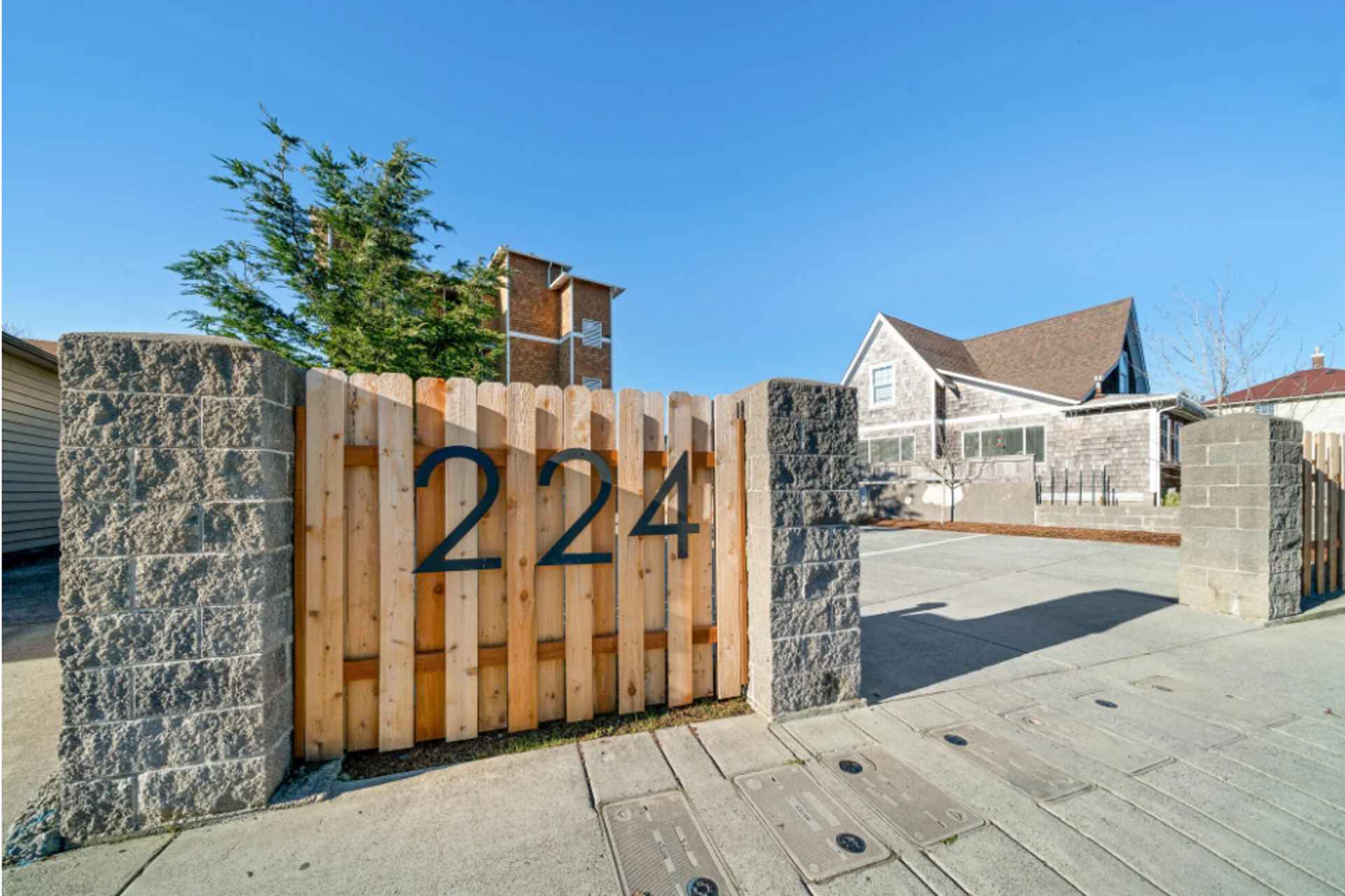 2 Bedroom, 2 Bath.. LOCATION LOCATION LOCATION.... River Views!! 9 of 12
