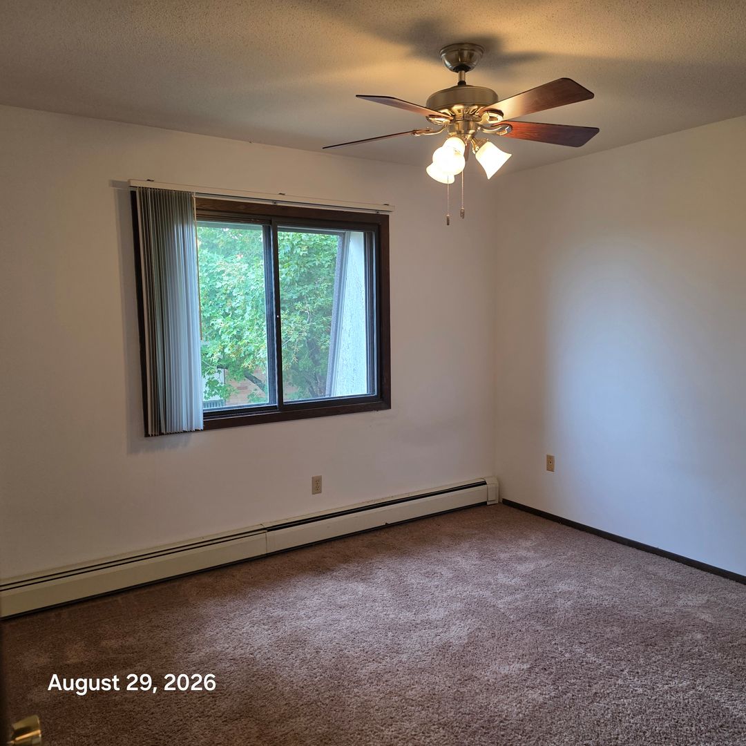 B&amp;H Apartments. 7 of 10