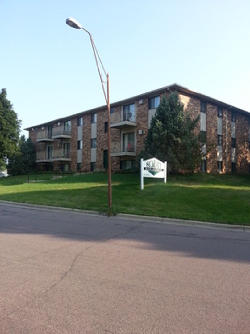 Owatonna Apartment: 166 22nd Street North West