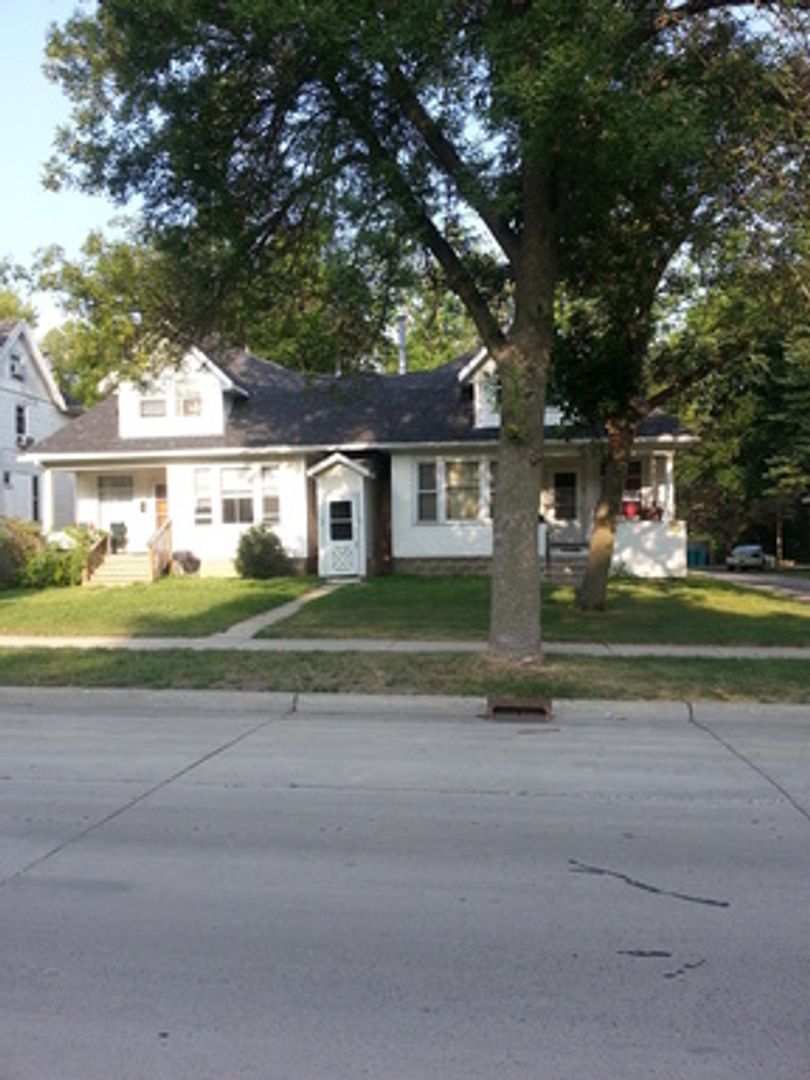 Owatonna Apartment: 608 S Cedar