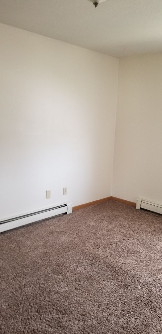 Owatonna Apartment: 250 21st Street North West