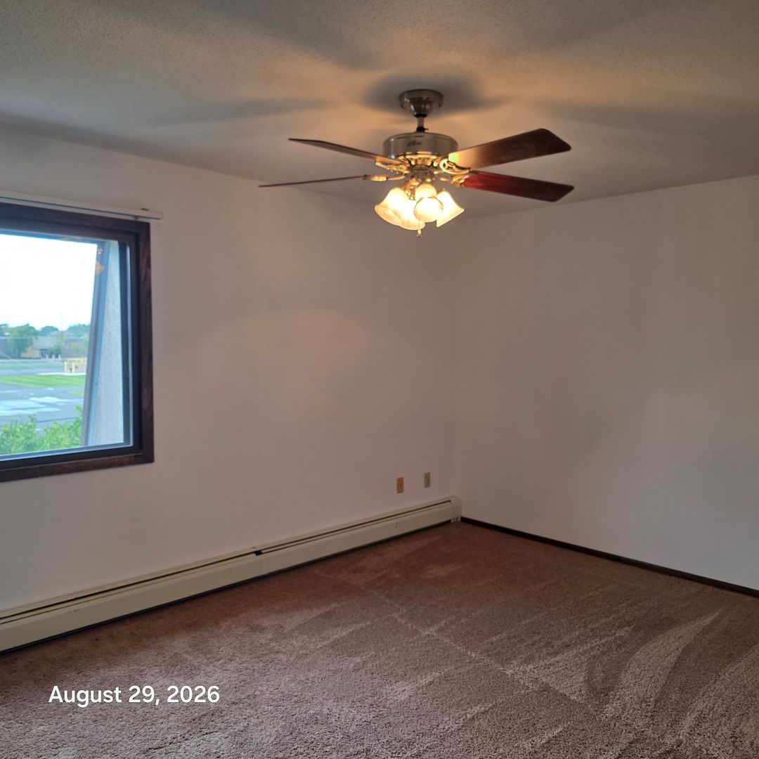 B&amp;H Apartments. 6 of 10