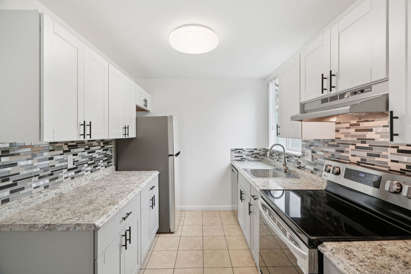 Portland Apartment: 13424 NE Sandy Blvd.