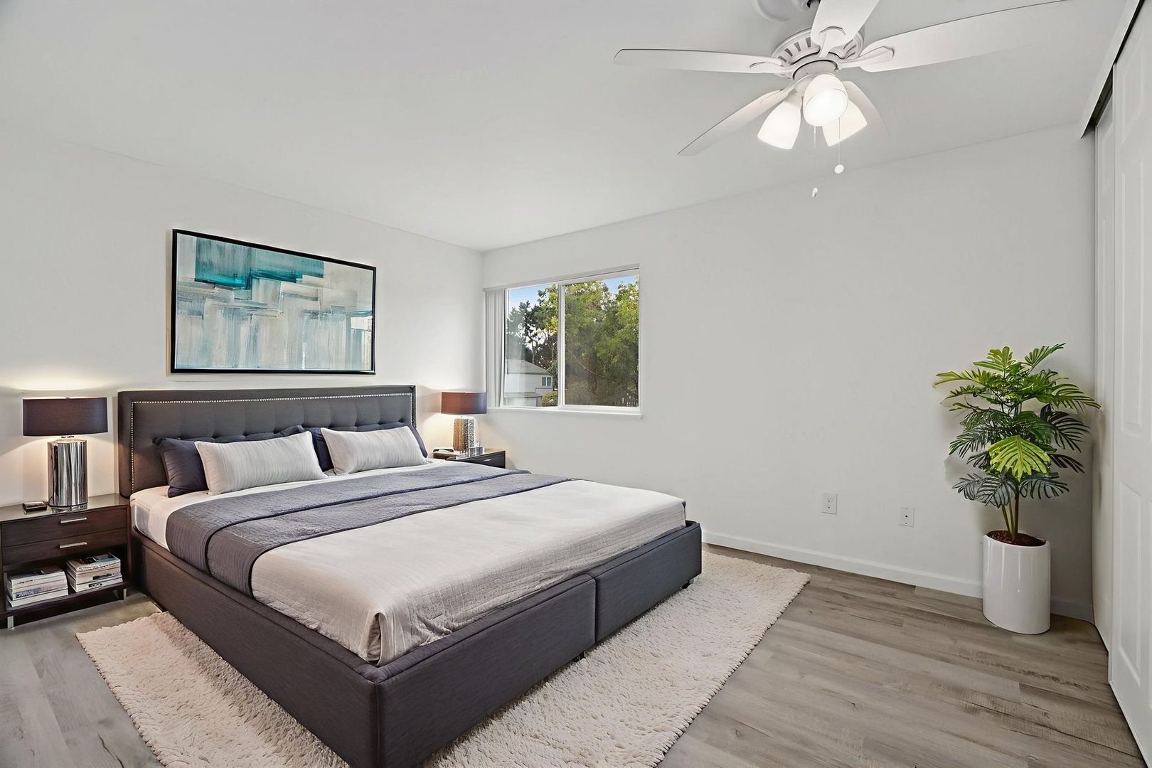 Portland Apartment: 13424 NE Sandy Blvd.