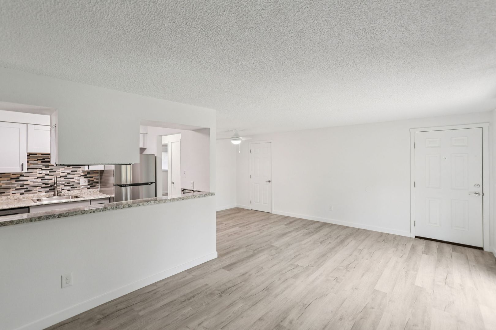 Vancouver Apartment: 117 NE 102nd Ave