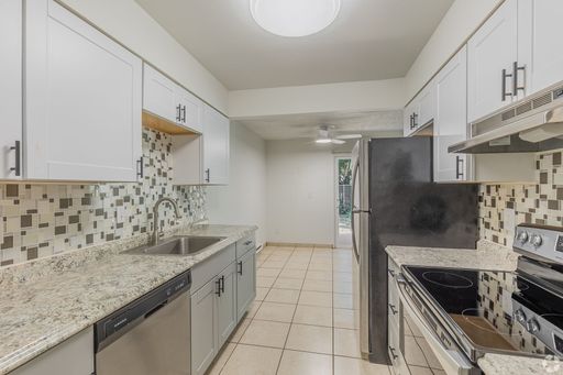 Guaranteed $0 Deposit! Ask us about getting your application fee credited towards move-in costs when you answer a short survey!* – photo 1