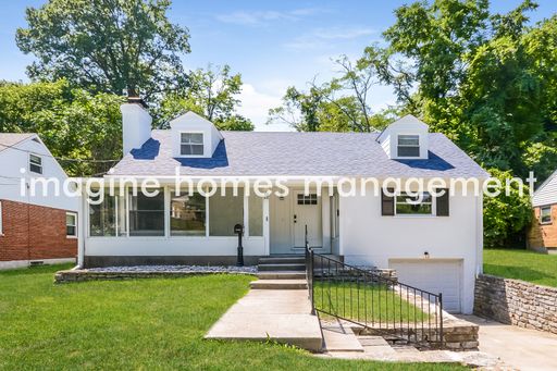 Available in November! Beautiful Pet-Friendly 3-bedroom home in Silverton! – photo 1