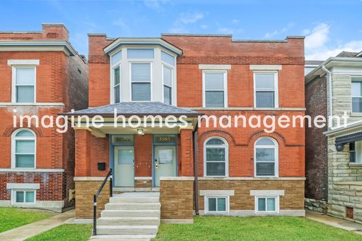 Available in September! Beautiful Updated 3 Bedroom Park Avenue Townhouse! – photo 1