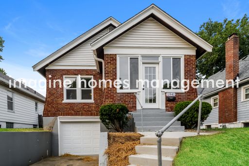 Available in December! Pet-Friendly 2-Bedroom Home in Cincinnati – photo 1