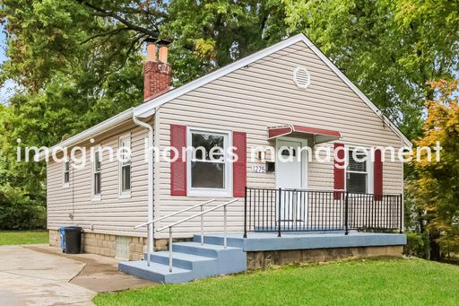 Available in December! Cozy 2 Bedroom House in Forestville, CINCINNATI! – photo 1