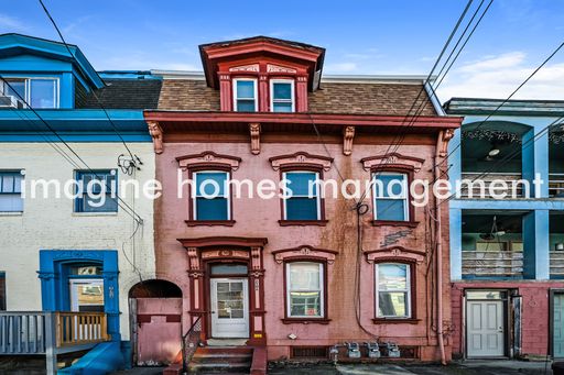 Available in October! Upgraded 1-Bedroom Top Floor Apartment in South Side PITTSBURGH! – photo 1