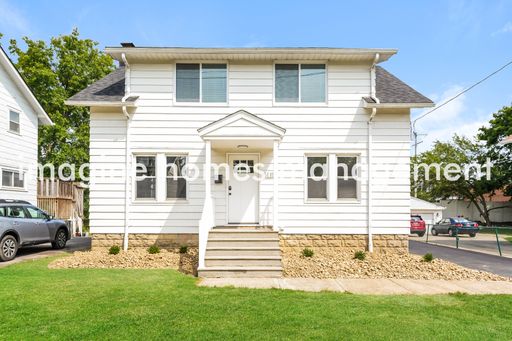 Available in September! Recently Renovated 4 Bedroom Single Family Home in Lyndhurst, CLEVELAND! – photo 1