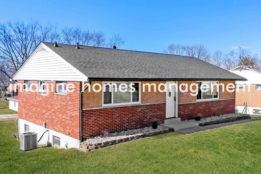 Available now! Charming 3 Bedroom and 1 Bath in Cincinnati! – photo 1