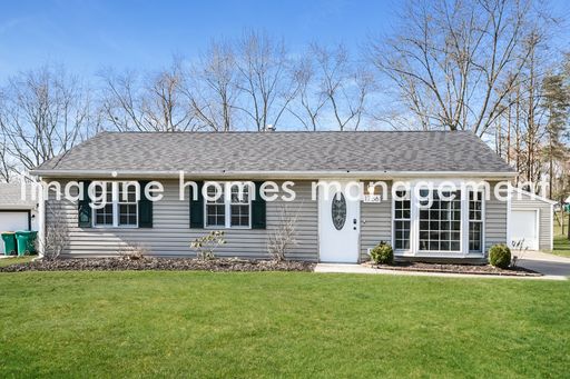 Available in December! Beautiful Pets Welcome! 3 Bedroom Home in Twinsburg