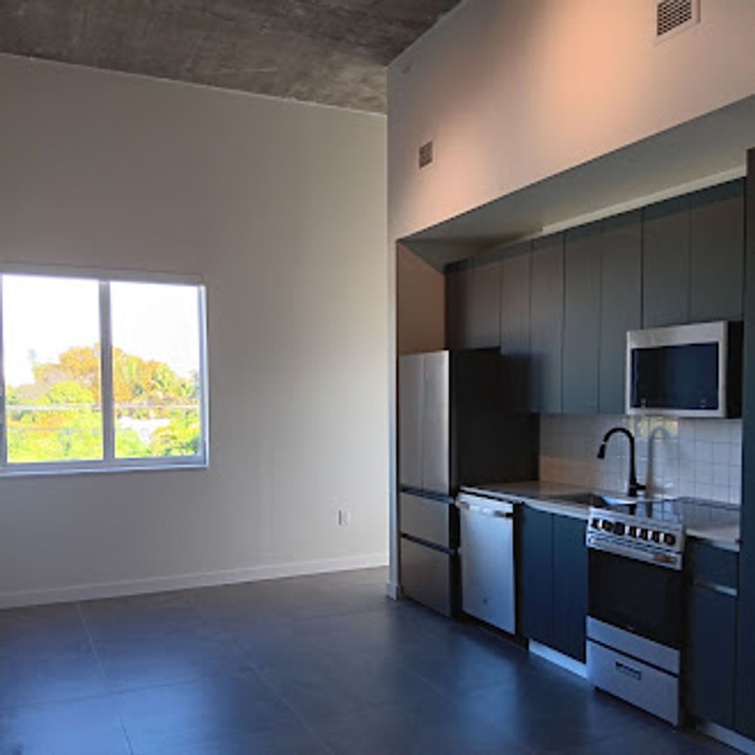 Miami Apartment: 315 NW 32 ST