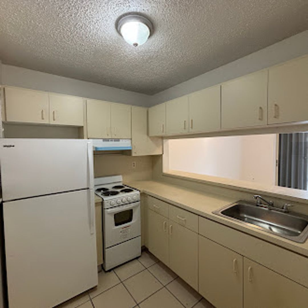 Miami Apartment: 424 SW 12 Avenue