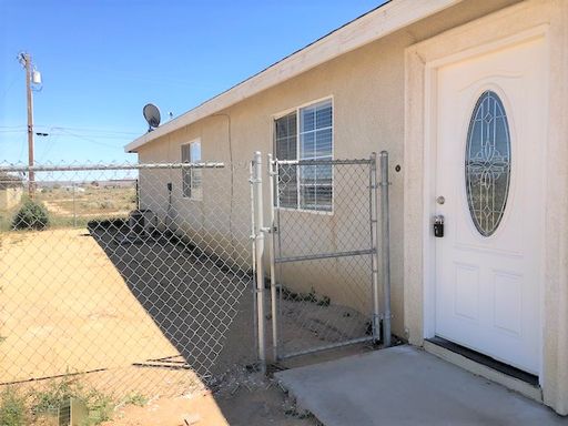Affordable and Move In ready! – photo 1