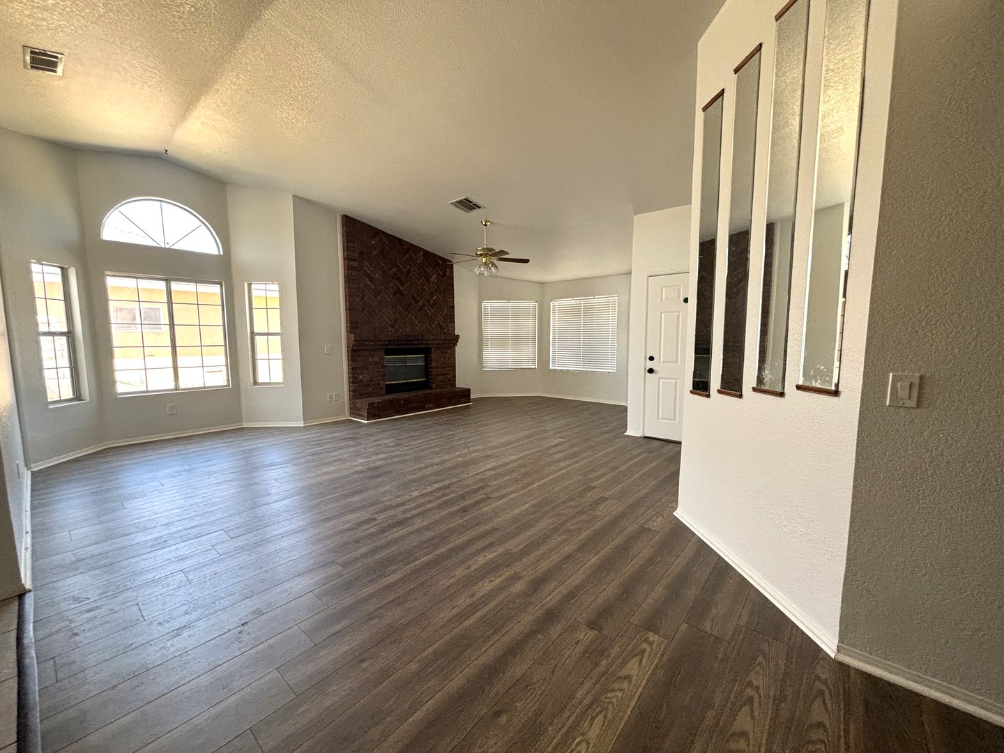 California City House: 10150 Rea Ave.