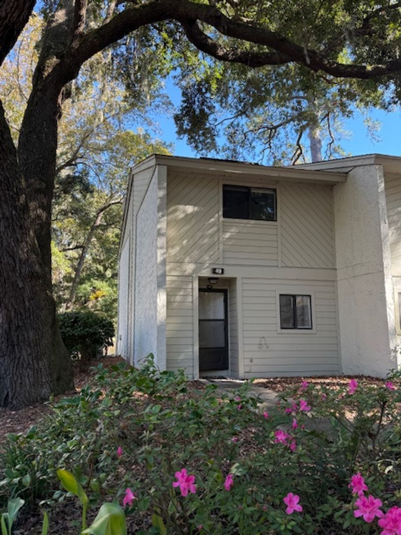 Hilton Head Island Townhome: 96 Mathews Drive