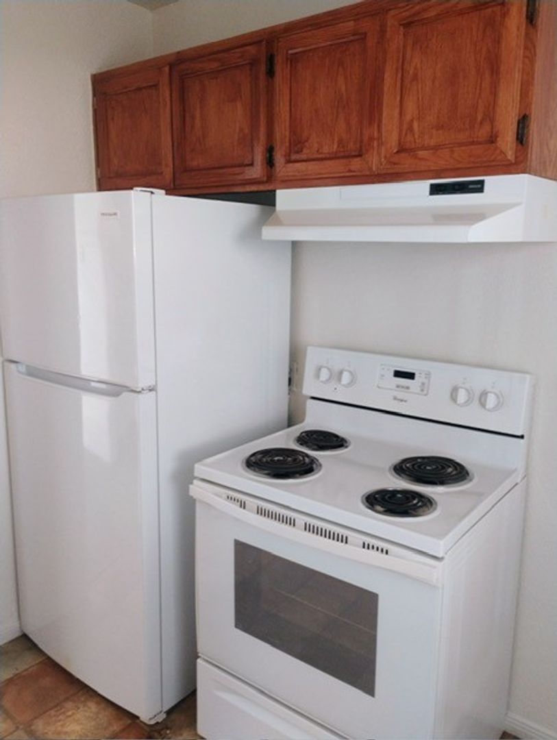 Brawley Apartment: 260 W. Main St.