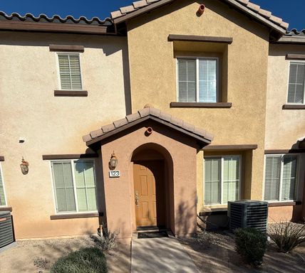 Move-In Ready 2BR / 2.5BA Condo for Rent – Villas Serena