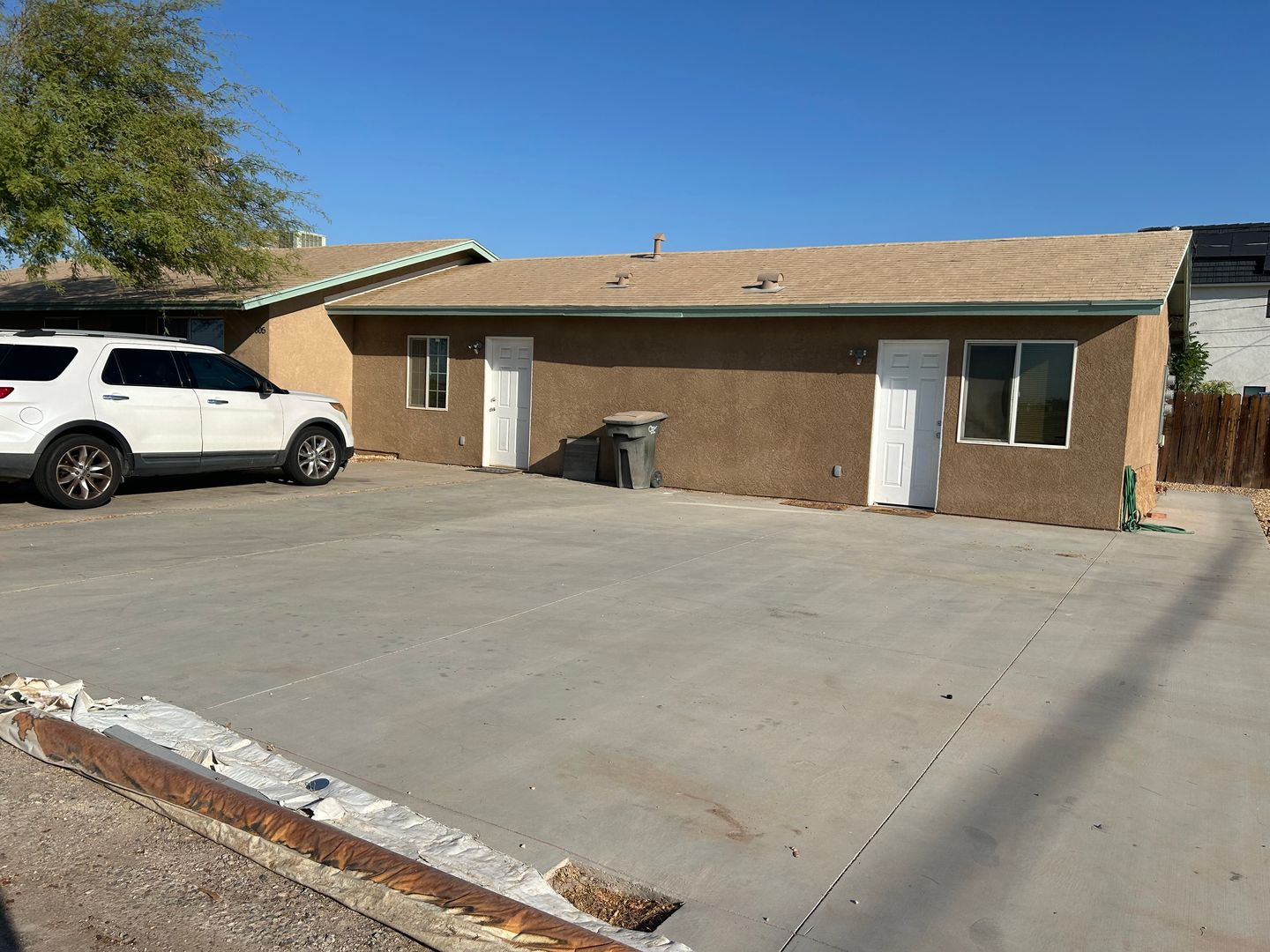 Imperial Apartment: 605 W 3rd St.