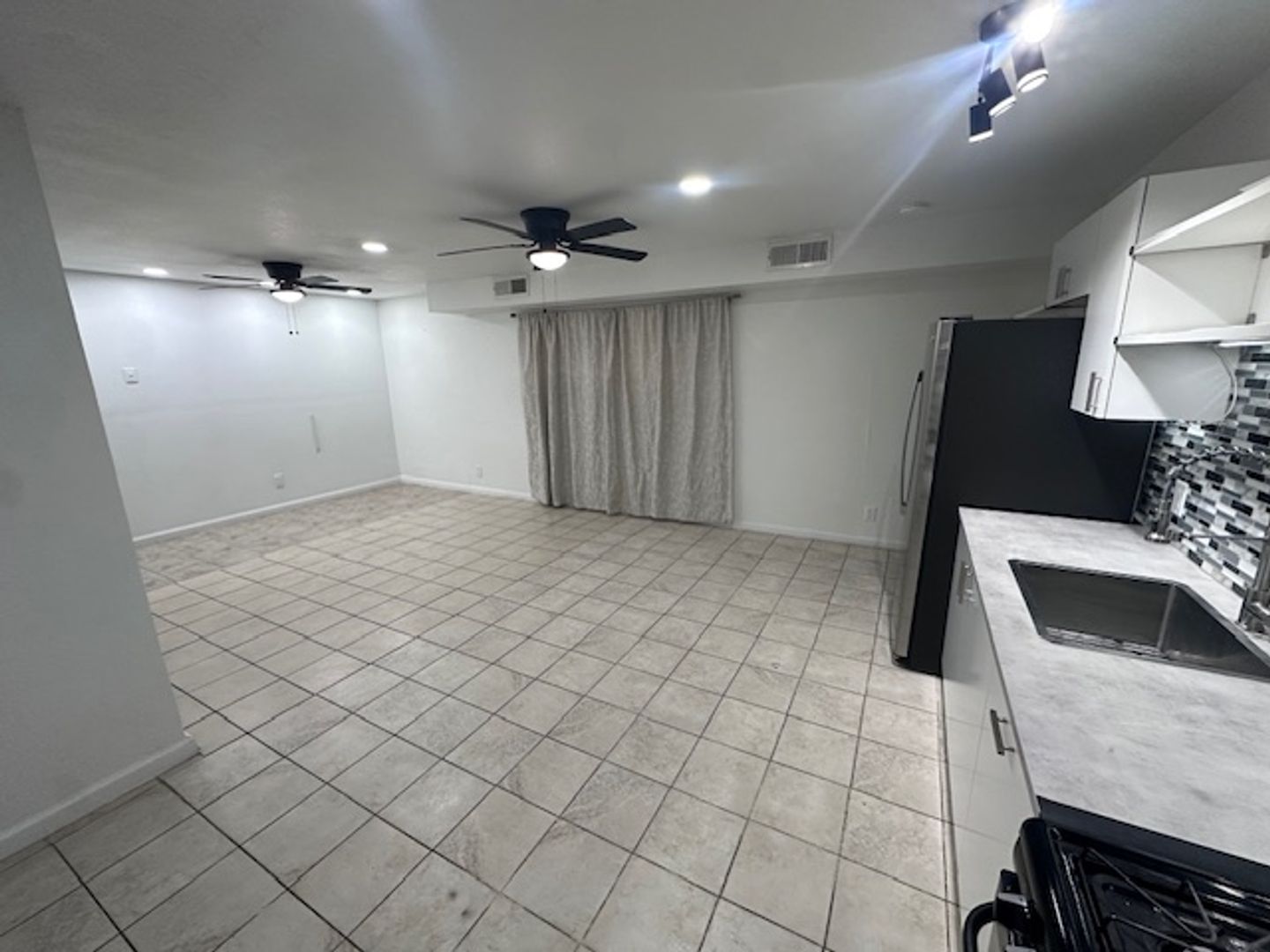 El Centro Apartment: 839 W. Orange Ave