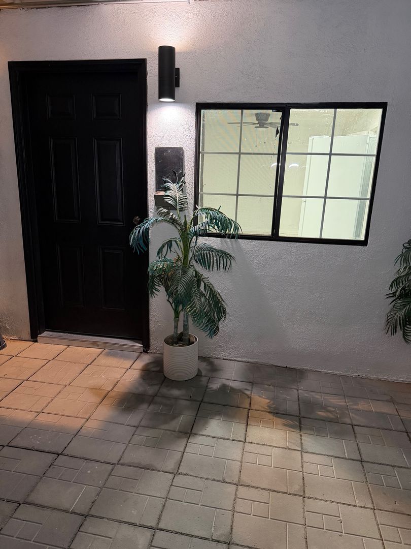 El Centro Apartment: 839 W. Orange Ave