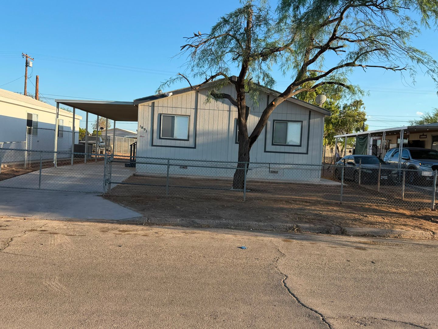 Seeley Apartment: 1891 Rio Vista St