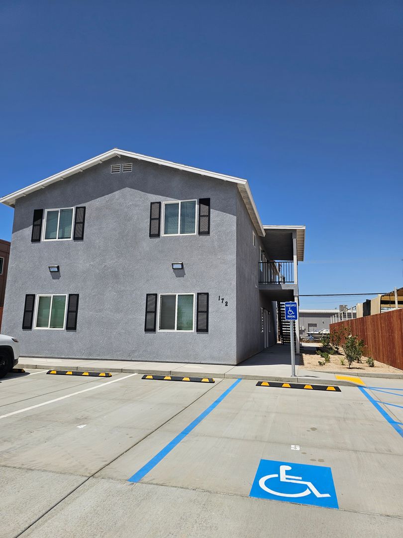 Calipatria Apartment: 172 Alamo St.