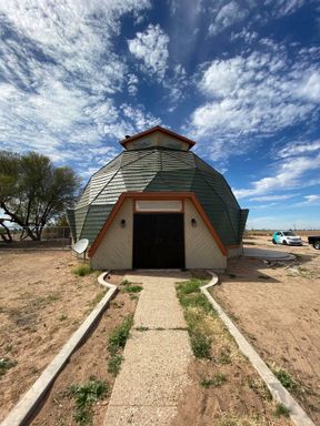 Iconic Dome House for Rent – Unique Country Living with Pet-Friendly Space Near Holtville