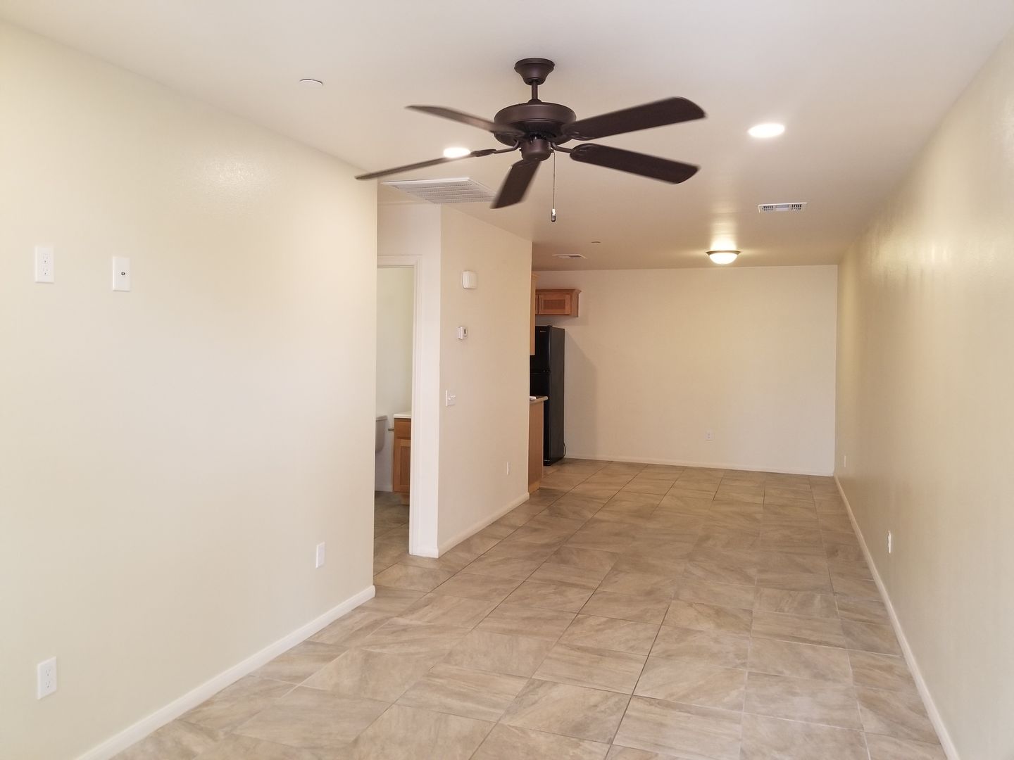 El Centro Apartment: 495 W. Commercial Ave.