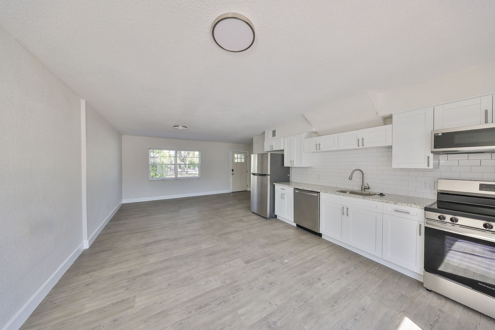 Largo Apartment: 11980 133rd Ave.