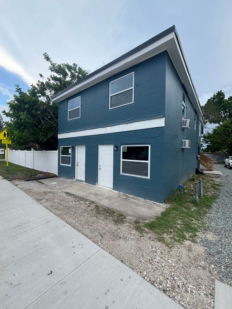 St. Petersburg Apartment: 3791 58th Ave N