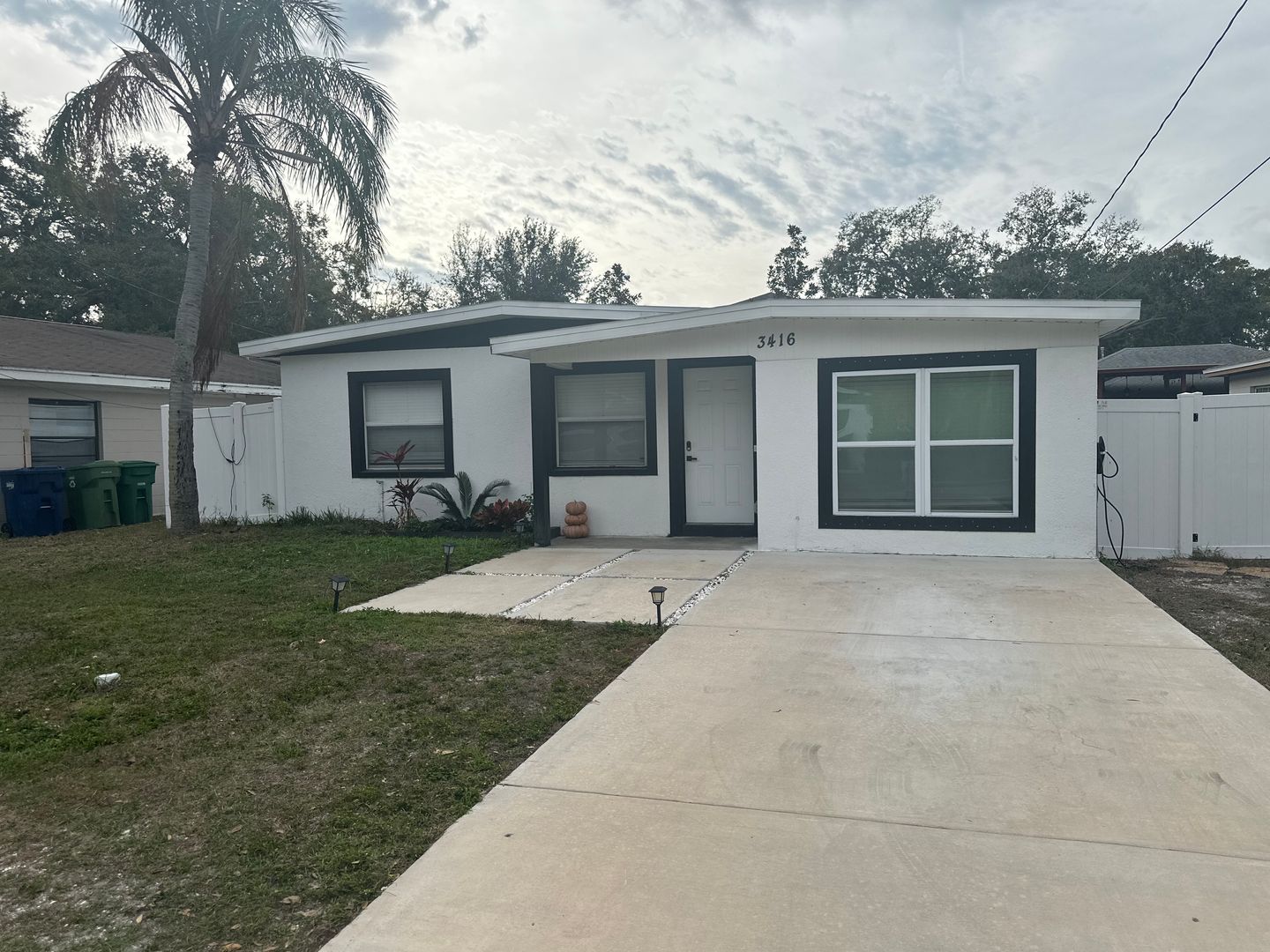 Tampa House: 3416 W Oakellar Ave
