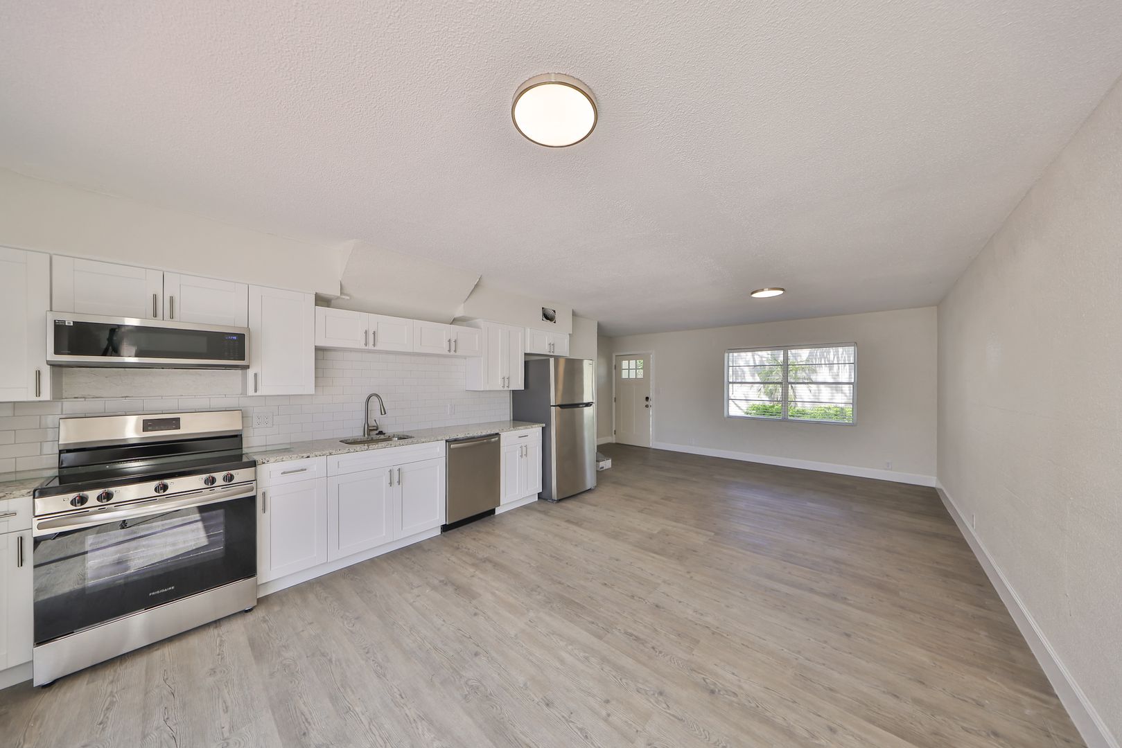 Largo Apartment: 11960 133rd Ave.