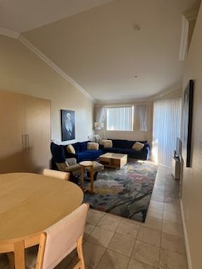 Top Floor 1 Bath| 1 Bedroom Luxury Condo (NV Energy/SW Gas/Internet Included in price) – photo 1