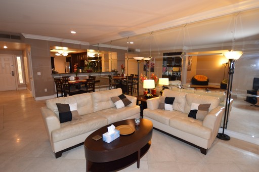 Meridian 2Bdr | 2Bath Luxury Condo w/Den, Valencia floor plan. – photo 1