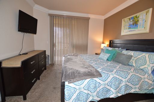 Beautiful 2 Bedroom | 2 Bathroom Furnished Condo at the Meridian Private Residences (Gas and Electricity included) – photo 1