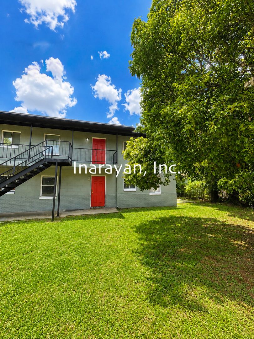 Orlando Apartment: 1011-1013 Dewitt Drive