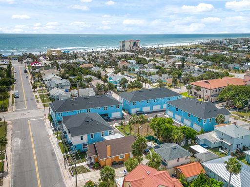 3 bedroom 2.5 bath Daytona Beach Townhome! – photo 1