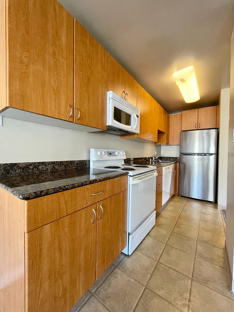 Seattle Apartment: 112 Bellevue Avenue East