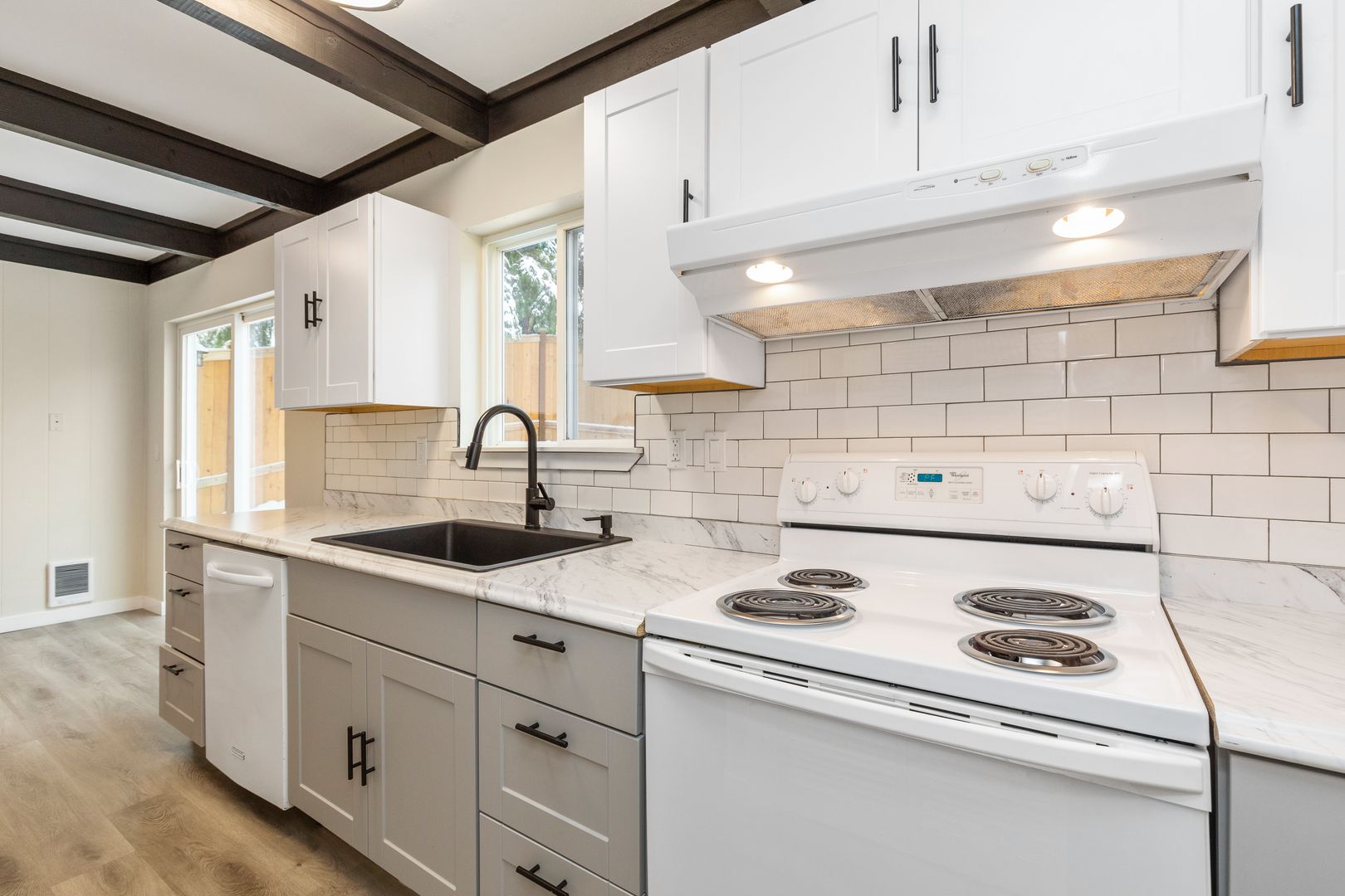 Lynnwood Townhome: 18808 36th Ave W