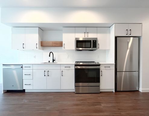 1 MONTH FREE!! Modern Open 1-Bedroom With Lots of Natural Light and Private Balcony! – photo 1